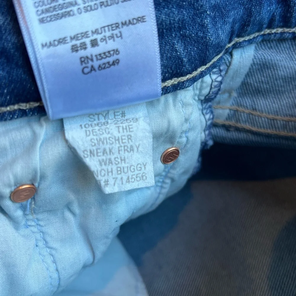 Mother The Swisher Sneak Fray Jeans Size 26 - Picture 12 of 16